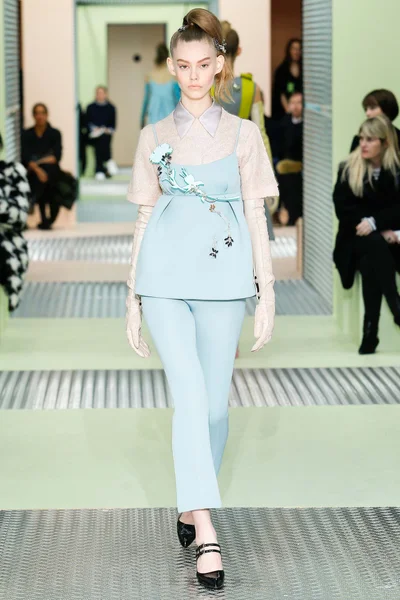 Look 38